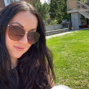 Meet your Posher, Amanda